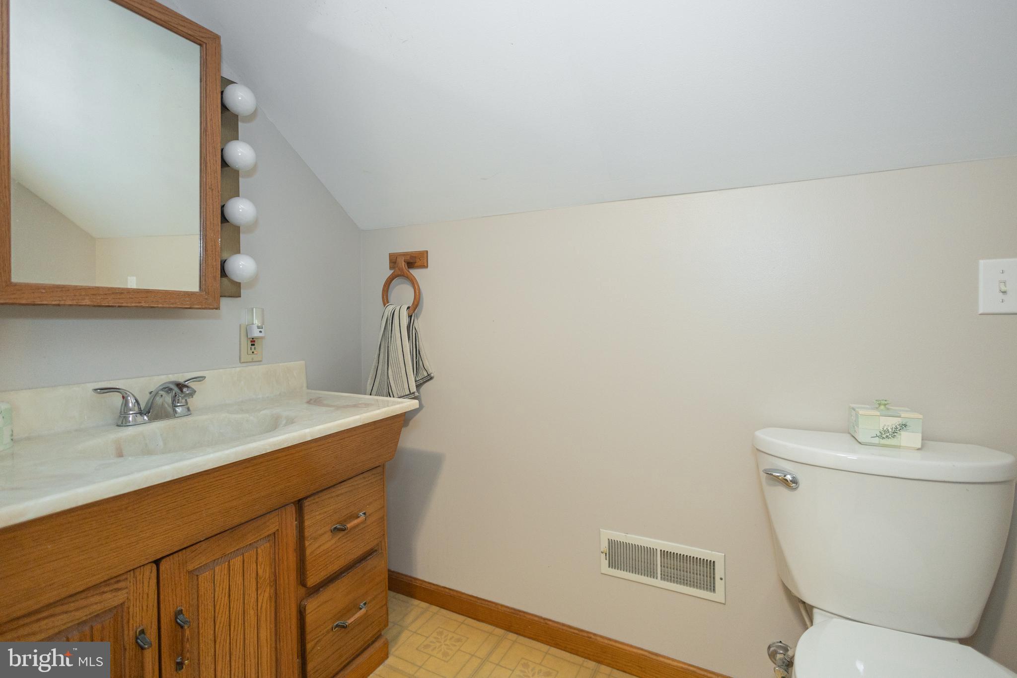 605 North Ridge Road Perkasie, PA 18944 - Photo 25 of 30 2nd floor half bath