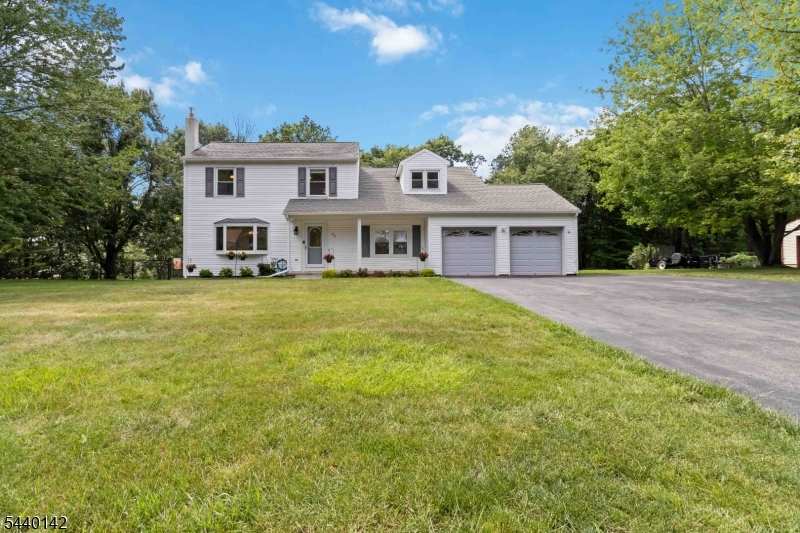37 Rolling Ridge Road West Milford, NJ 07480 - Photo 4 of 49 Gallery Image 4