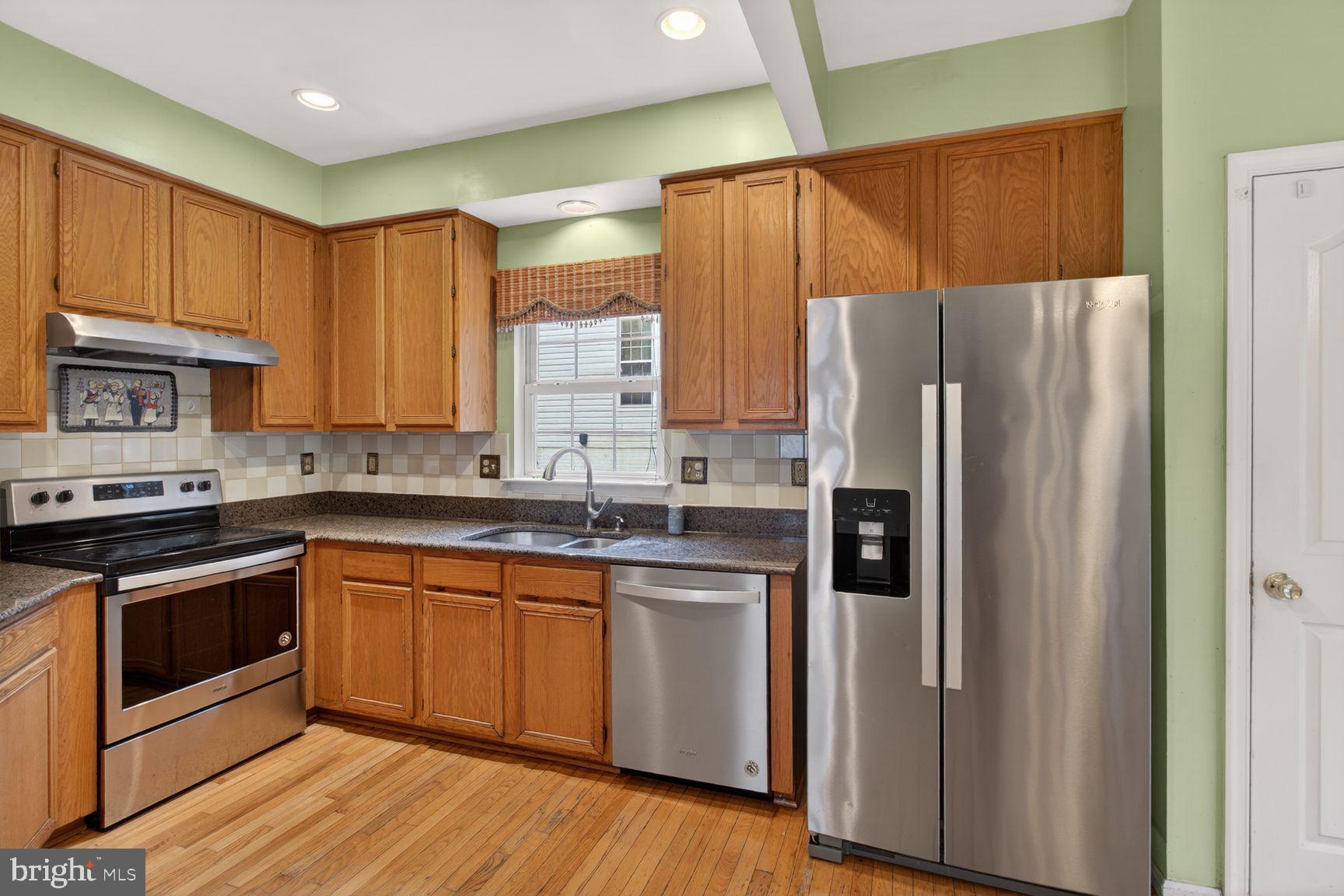 6385 Morning Time Lane Columbia, MD 21044 - Photo 7 of 23 Kitchen