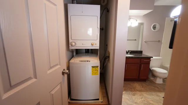 $1,850 | 75 Kristin Circle, Unit 408, Schaumburg, IL 60195