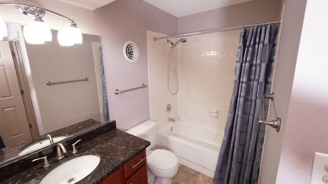 $1,850 | 75 Kristin Circle, Unit 408, Schaumburg, IL 60195