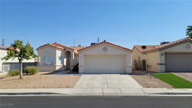 $1,850 | 319 Mulberry Glen Drive, North Las Vegas, NV 89031
