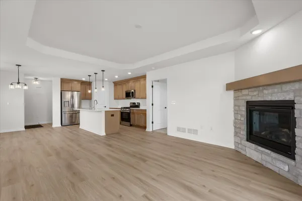 $394,900 | 500 Hunter Oaks Boulevard, Unit 1002, Watertown, WI 53094
