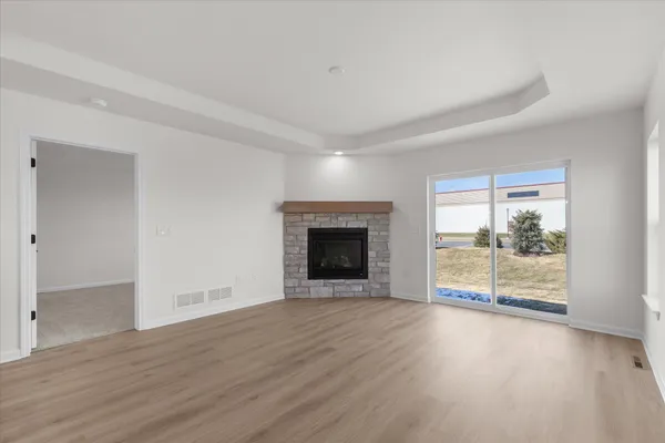 $394,900 | 500 Hunter Oaks Boulevard, Unit 1002, Watertown, WI 53094