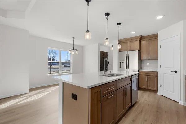$394,900 | 500 Hunter Oaks Boulevard, Unit 1002, Watertown, WI 53094