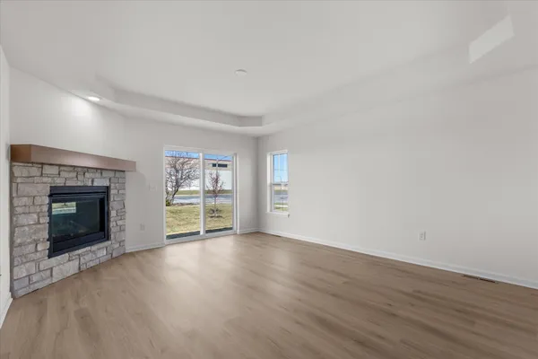 $394,900 | 500 Hunter Oaks Boulevard, Unit 1002, Watertown, WI 53094