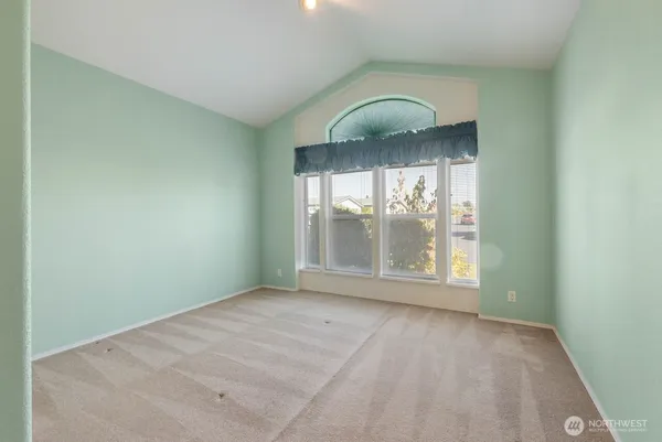 a view of empty room with window