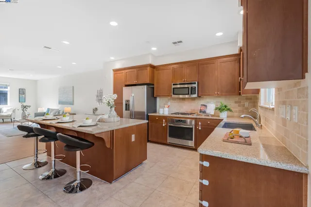 $1,025,000 | 5399 Iron Horse Parkway, Dublin, CA 94568