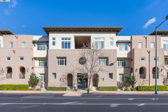 $1,025,000 | 5399 Iron Horse Parkway, Dublin, CA 94568