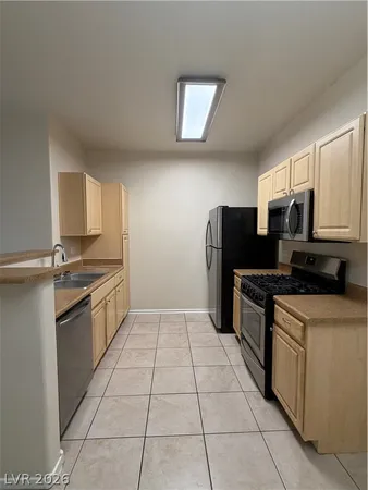 $1,250 | 8250 North Grand Canyon Drive, Unit 1170, Las Vegas, NV 89166