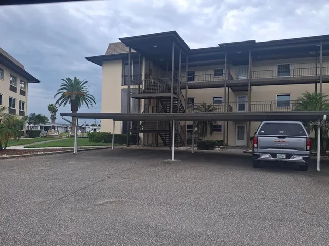 $1,500 | 4632 Marine Parkway, Unit 208, New Port Richey, FL 34652