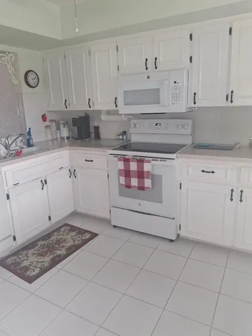 $1,500 | 4632 Marine Parkway, Unit 208, New Port Richey, FL 34652