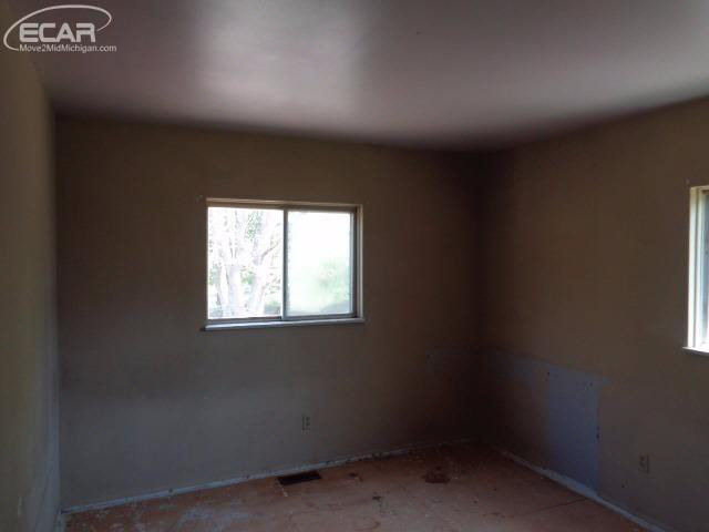 4569 North Seymour Road Flushing, MI 48433 - Photo 6 of 14 21287285-5.JPG