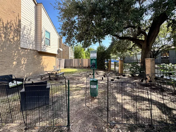 $119,800 | 2277 South Kirkwood Road, Unit 404, Houston, TX 77077