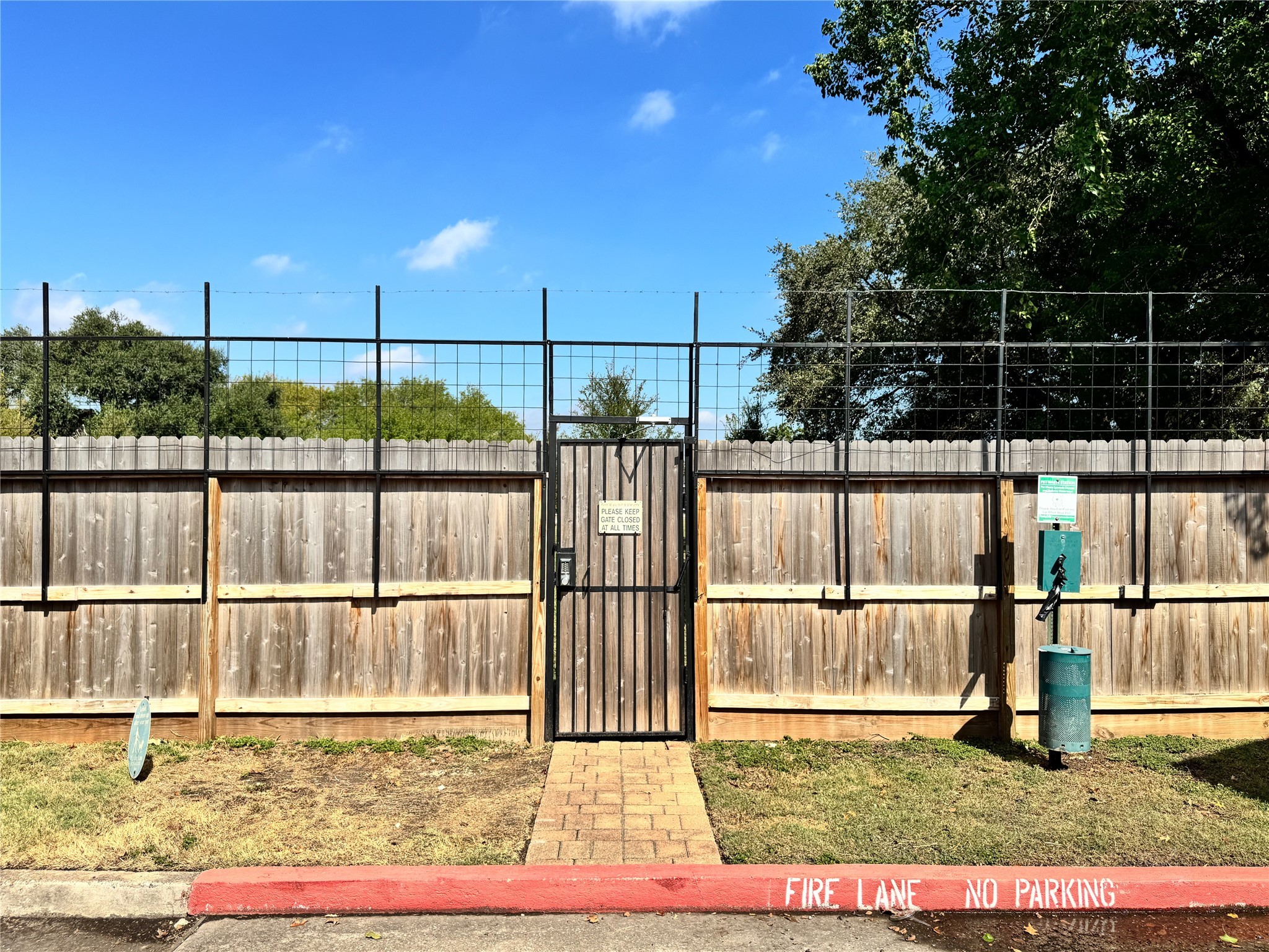 2277 South Kirkwood Road, Unit 404 Houston, TX 77077 - Photo 36 of 39 a view of a balcony