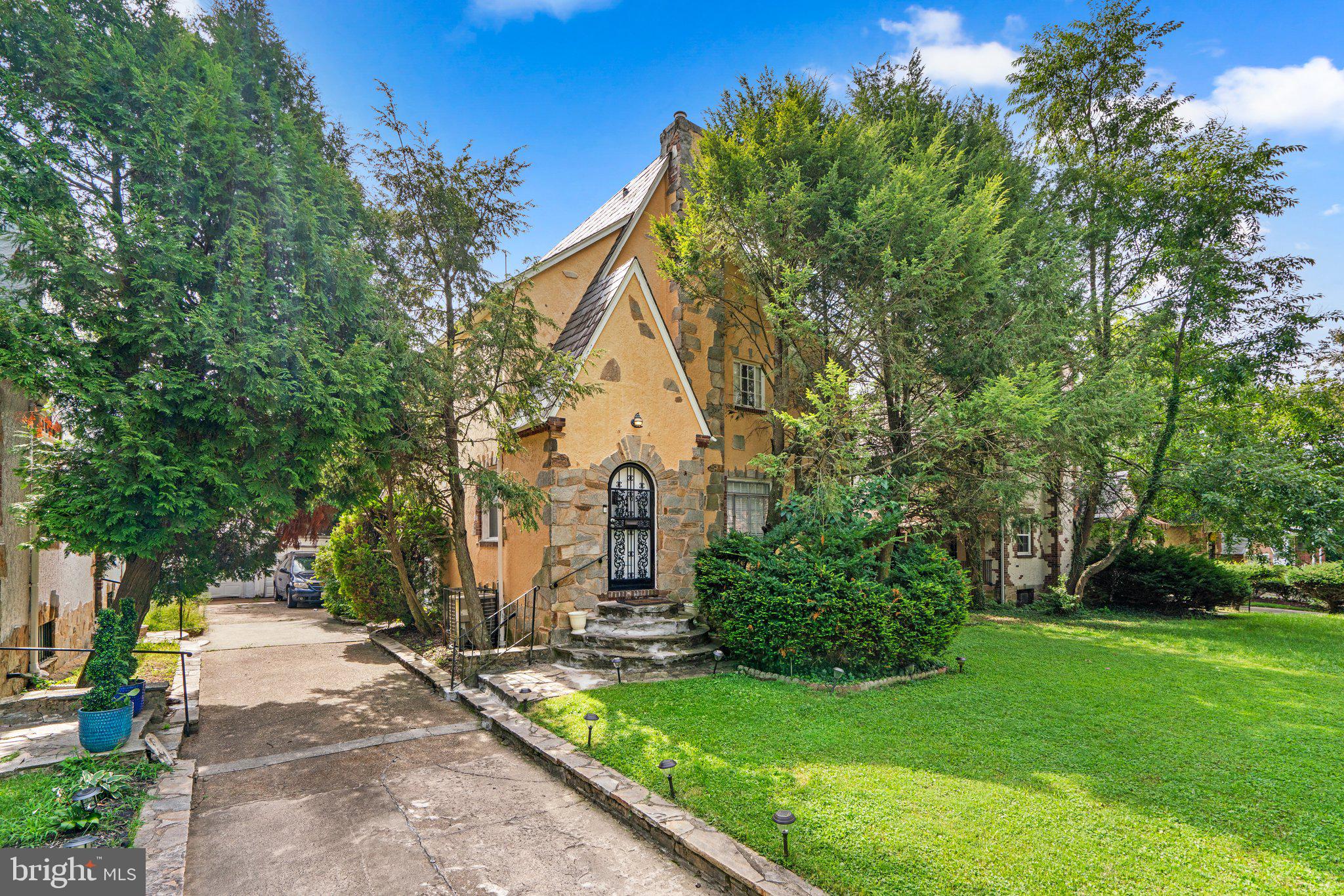 3405 Dennlyn Road Baltimore, MD 21215 - Photo 1 of 53