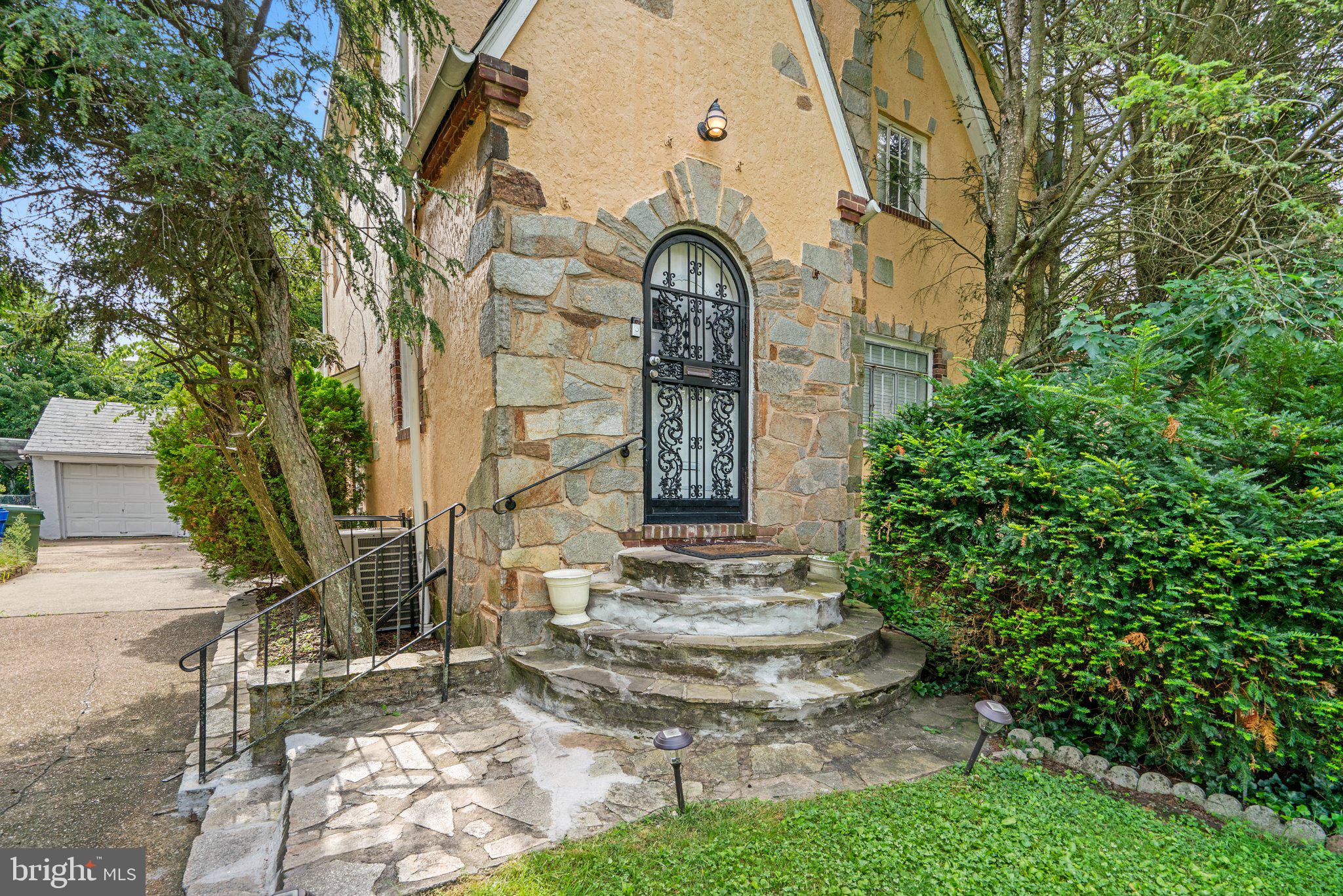 3405 Dennlyn Road Baltimore, MD 21215 - Photo 4 of 53