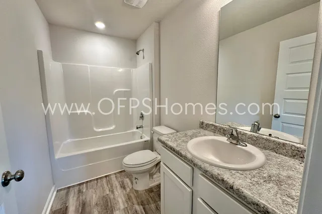 $1,750 | 3125 Van Day Way, Crestview, FL 32539