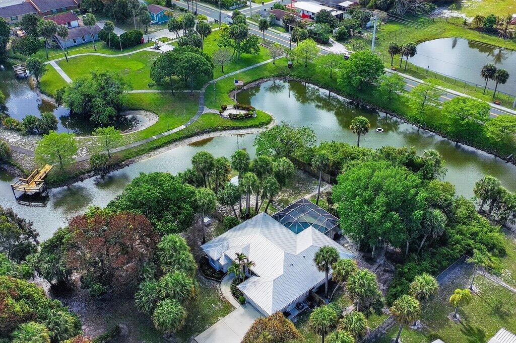 612 Southeast 6th Street Stuart, FL 34994 - Photo 11 of 50 aerial5.jpg-SMALL