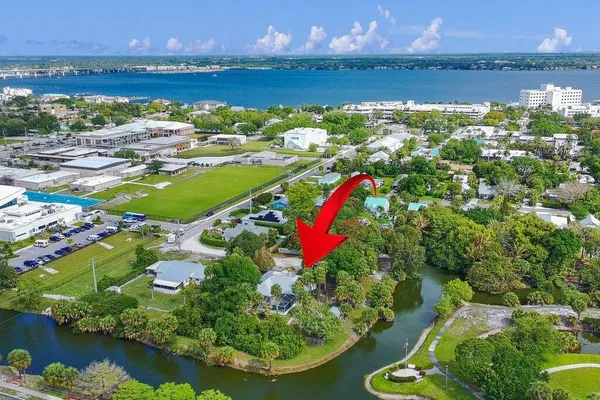 $800,000 | 612 Southeast 6th Street, Stuart, FL 34994