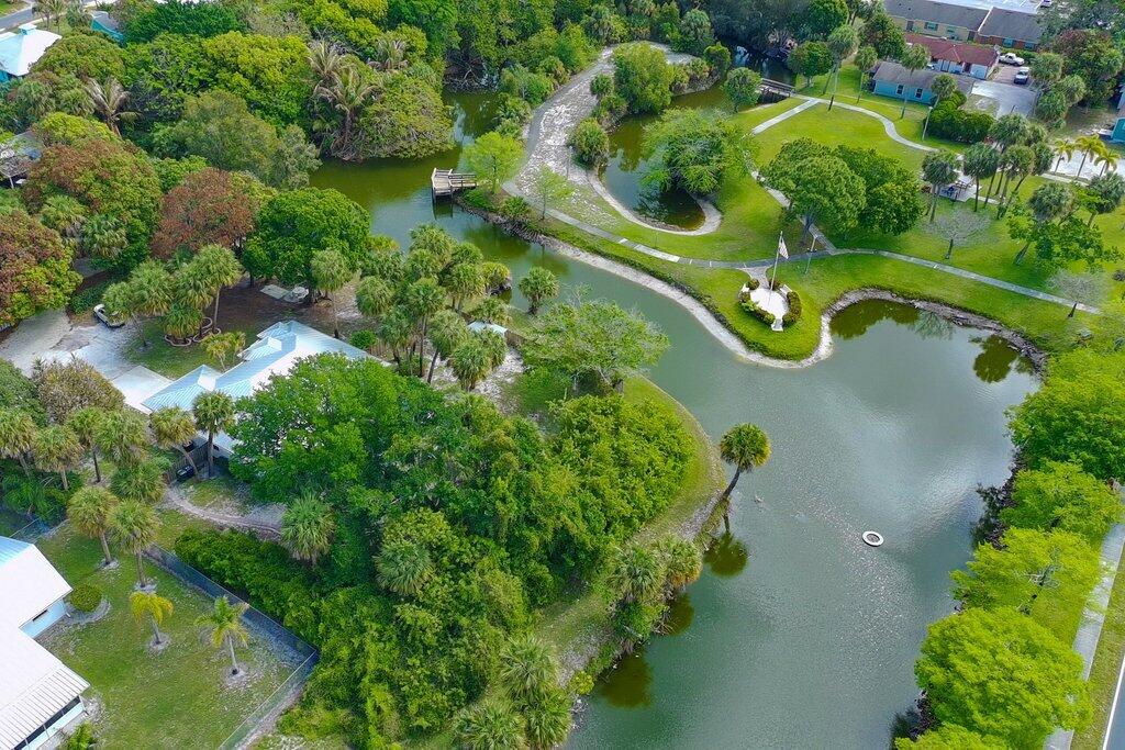 612 Southeast 6th Street Stuart, FL 34994 - Photo 17 of 50 aerial12.jpg-SMALL