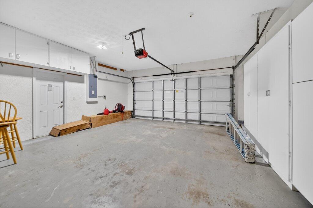 612 Southeast 6th Street Stuart, FL 34994 - Photo 25 of 50 garage1.jpg-SMALL