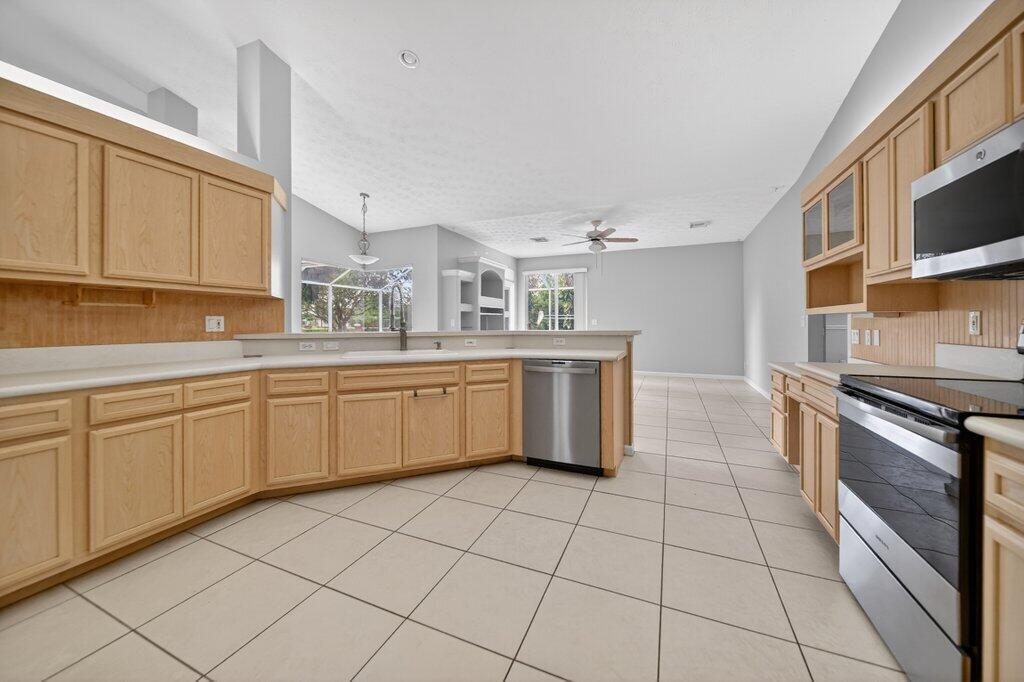 612 Southeast 6th Street Stuart, FL 34994 - Photo 29 of 50 kitchen1.jpg-SMALL