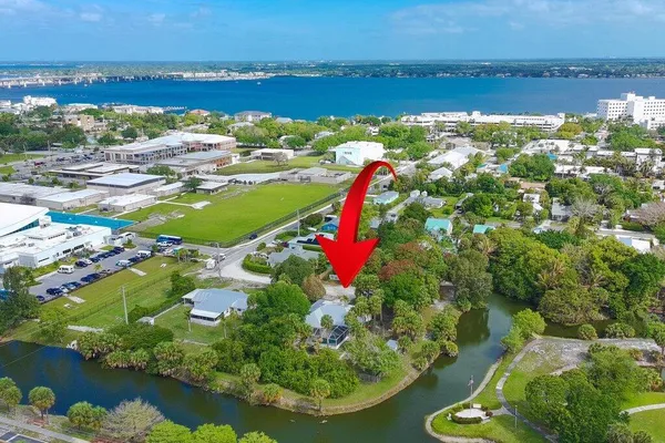 $800,000 | 612 Southeast 6th Street, Stuart, FL 34994