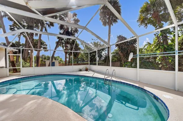 $800,000 | 612 Southeast 6th Street, Stuart, FL 34994