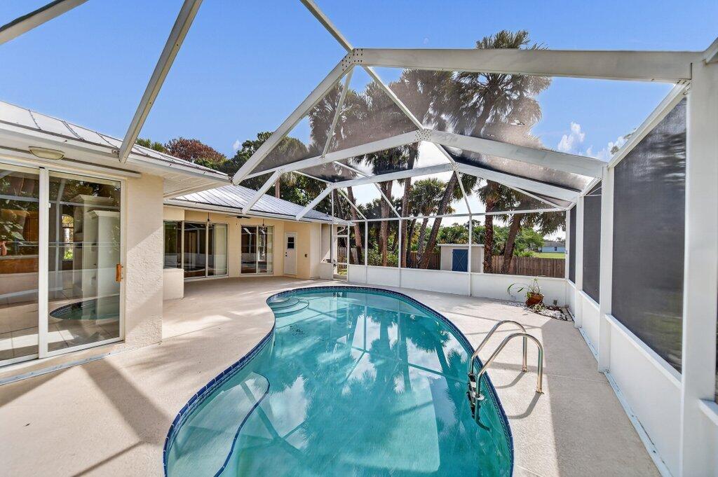 612 Southeast 6th Street Stuart, FL 34994 - Photo 40 of 50 pool2.jpg-SMALL