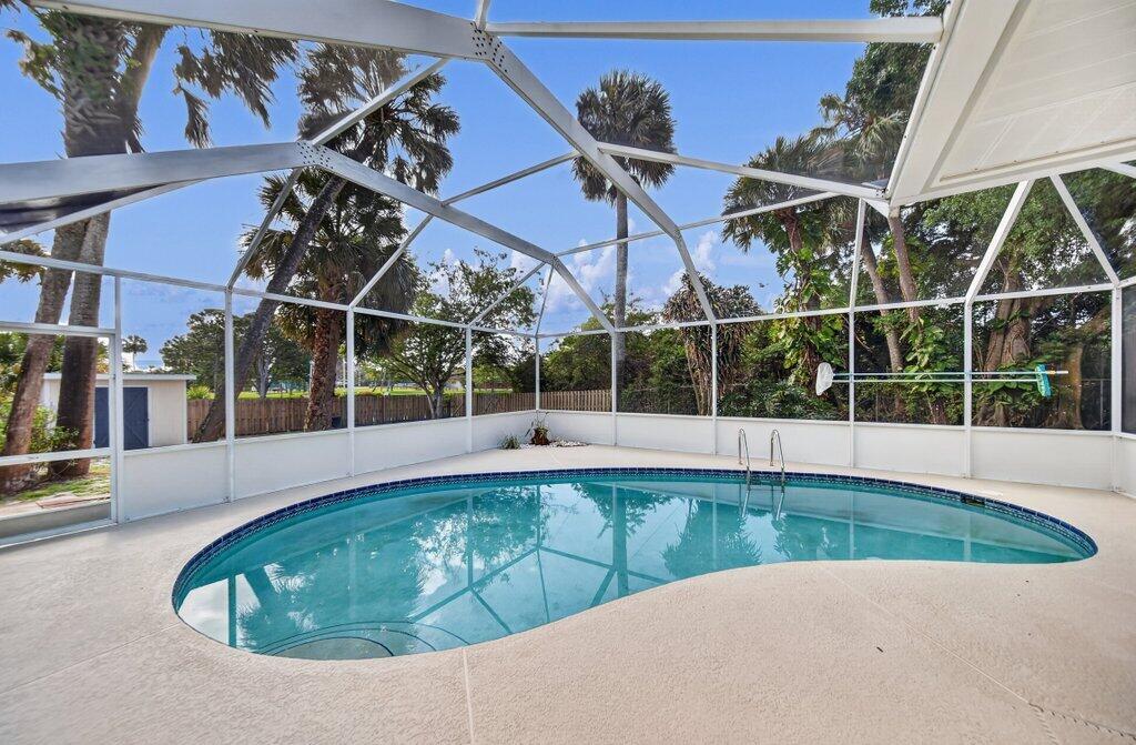 612 Southeast 6th Street Stuart, FL 34994 - Photo 42 of 50 pool5.jpg-SMALL