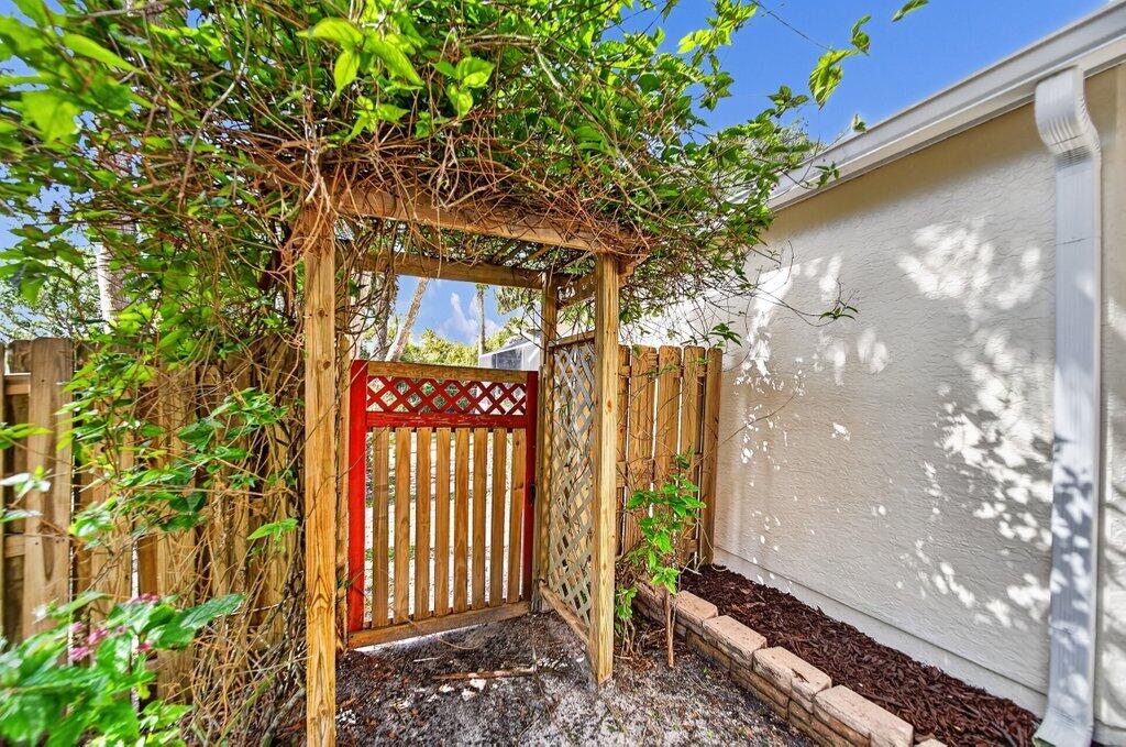 612 Southeast 6th Street Stuart, FL 34994 - Photo 47 of 50 exterior1.jpg-SMALL