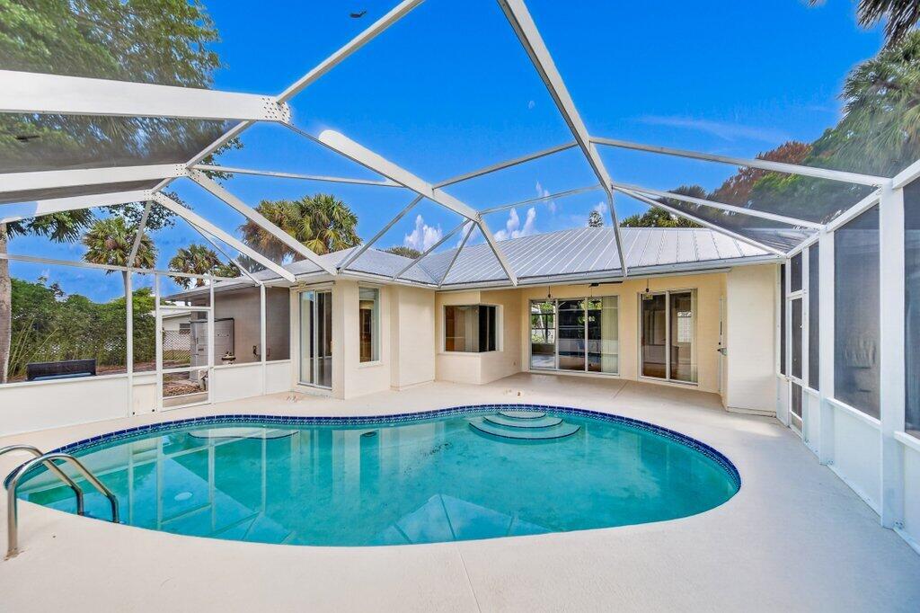 612 Southeast 6th Street Stuart, FL 34994 - Photo 5 of 50 pool3.jpg-SMALL