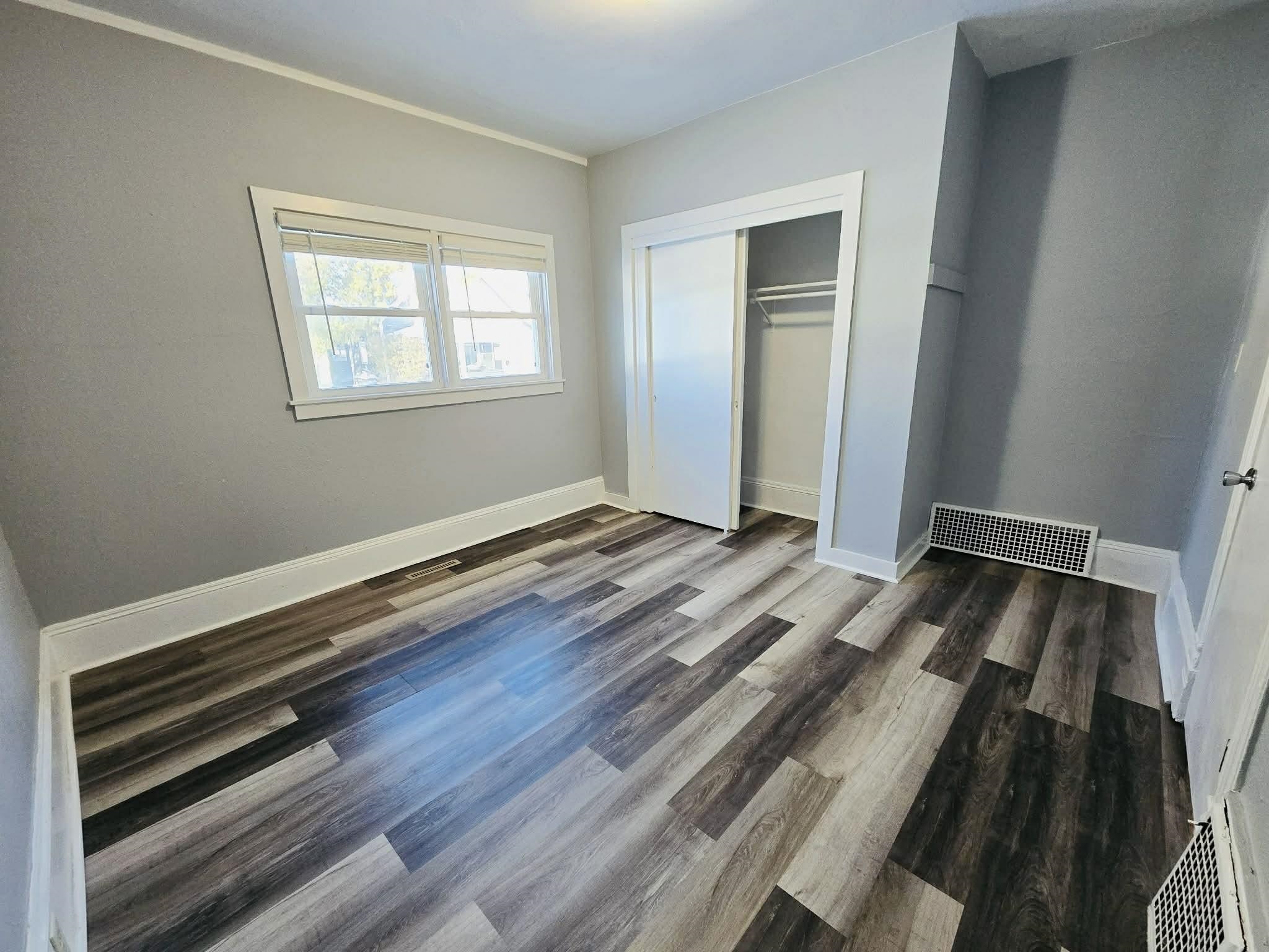 1135 Logan Avenue Sheboygan, WI 53083 - Photo 12 of 35