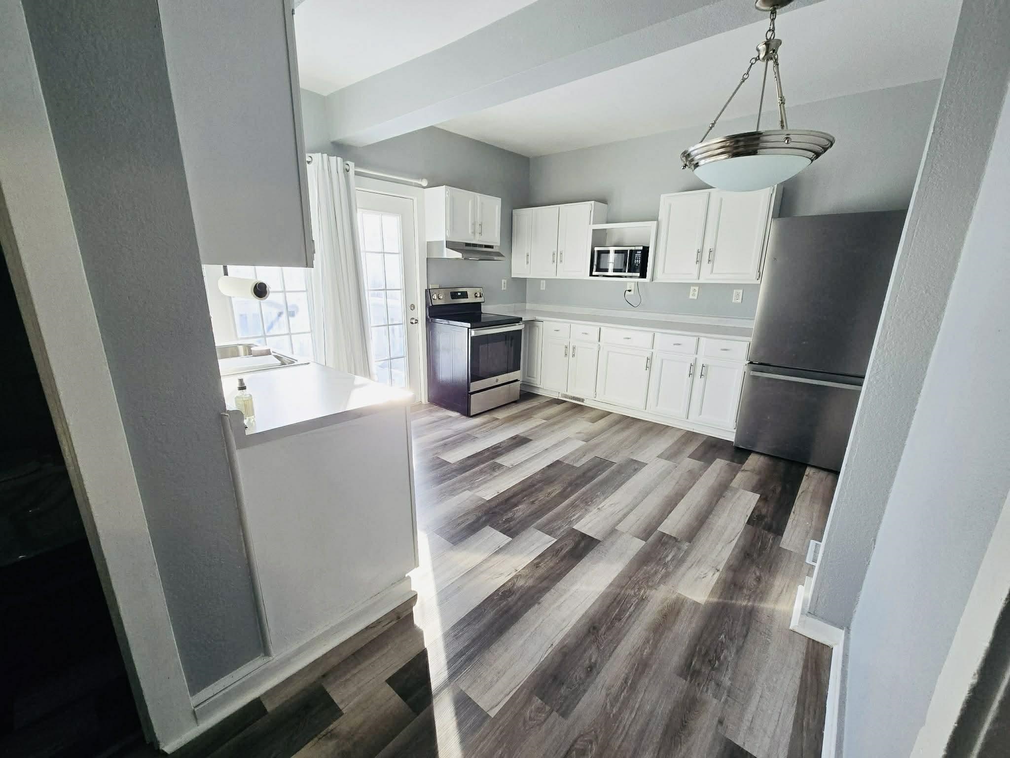 1135 Logan Avenue Sheboygan, WI 53083 - Photo 16 of 35