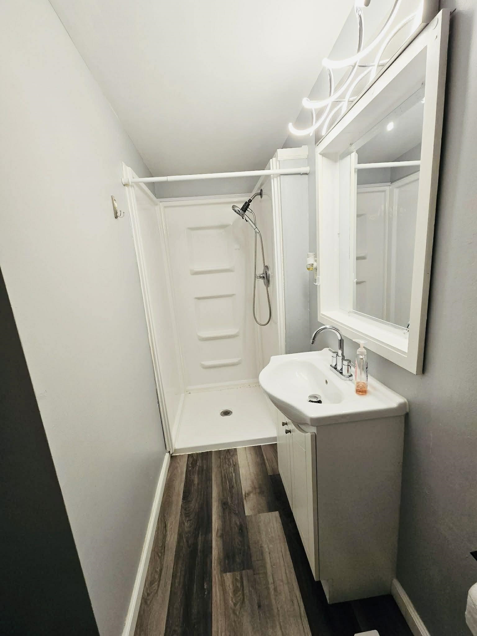 1135 Logan Avenue Sheboygan, WI 53083 - Photo 9 of 35