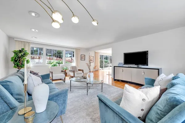 $1,595,000 | 85 The Valley Road, Concord, MA 01742