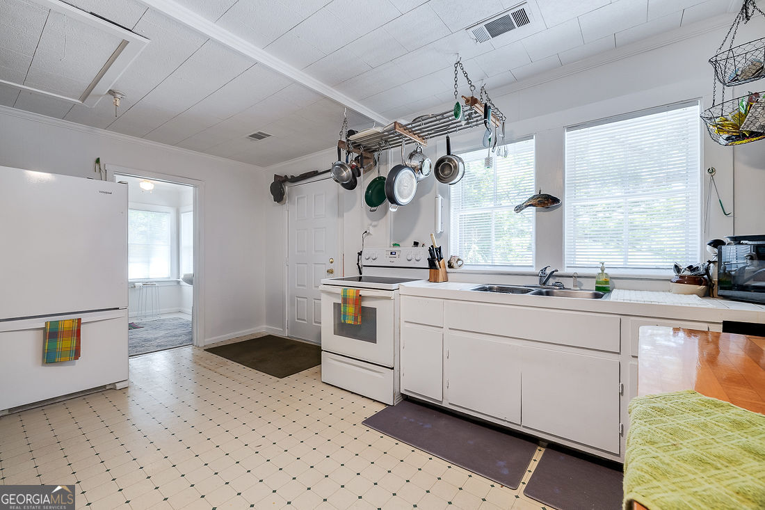 444 Harvey Road Bloomingdale, GA 31302 - Photo 13 of 33