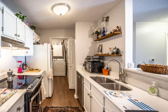 $258,000 | 946 Lenox Lane, Unit 104, Carmel, IN 46032