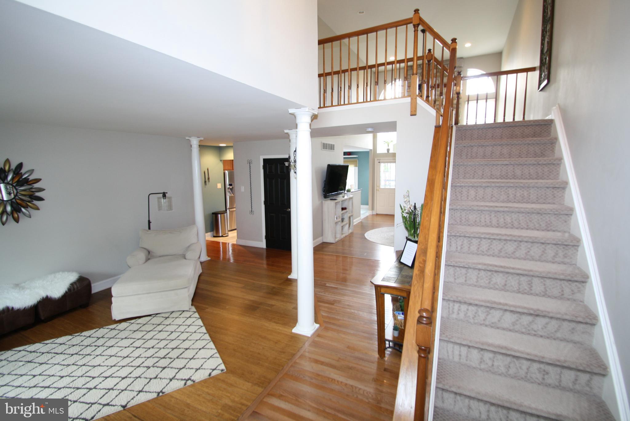 2844 Lee Drive Jamison, PA 18929 - Photo 2 of 33 Foyer
