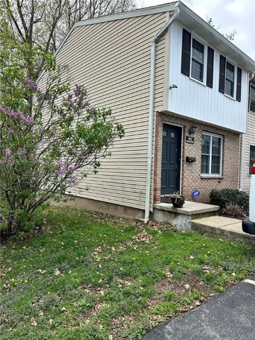 $2,500 | 1082 Mt Hope Avenue, Unit UN47, Rochester, NY 14620
