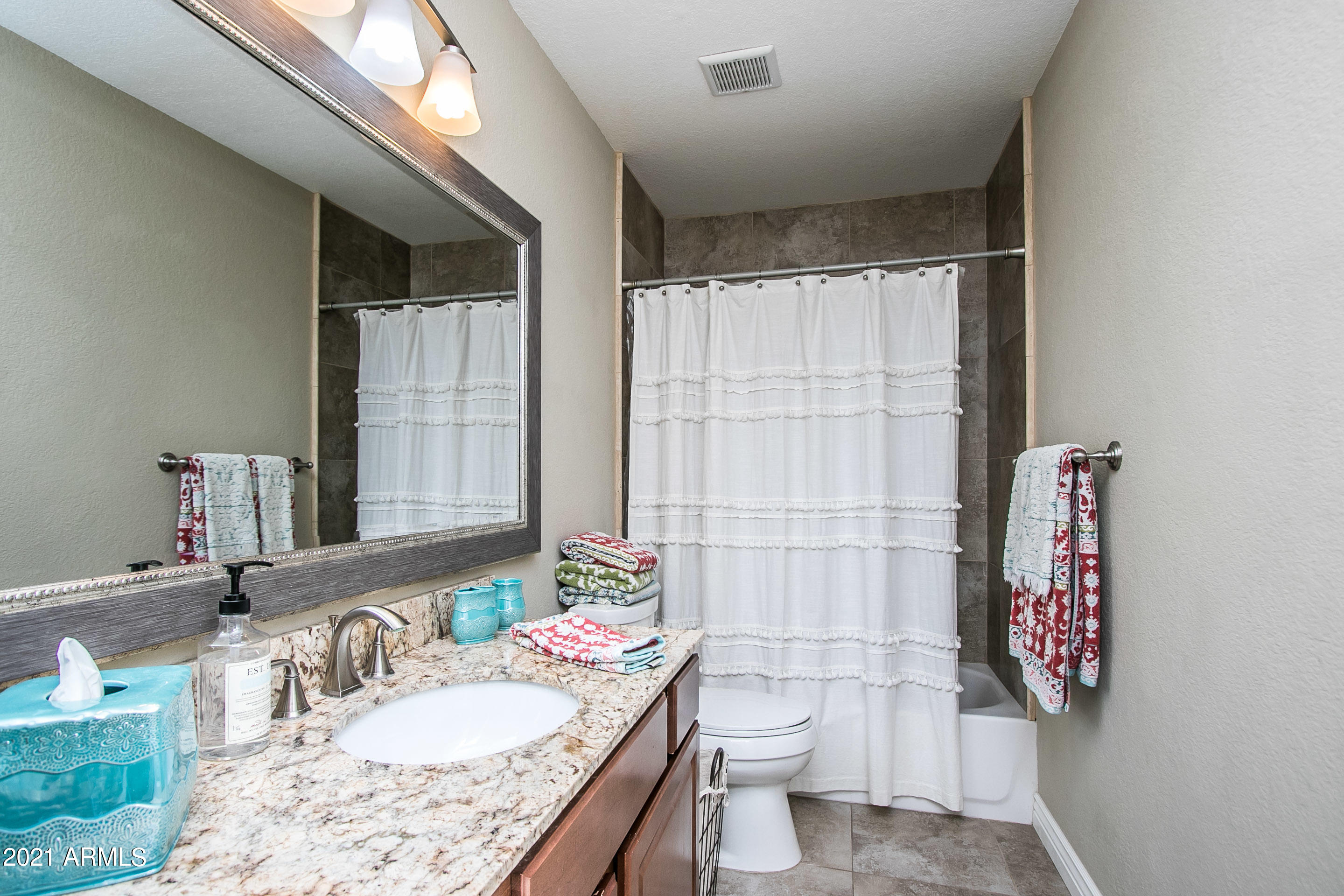4518 East Hearn Road Phoenix, AZ 85032 - Photo 19 of 30 guest bath