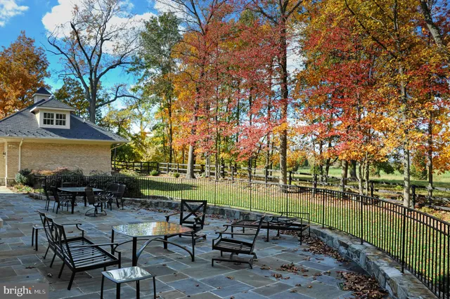 $3,000,000 | 40436 Beacon Hill Drive, Leesburg, VA 20176