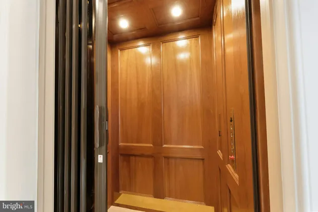 $3,000,000 | 40436 Beacon Hill Drive, Leesburg, VA 20176