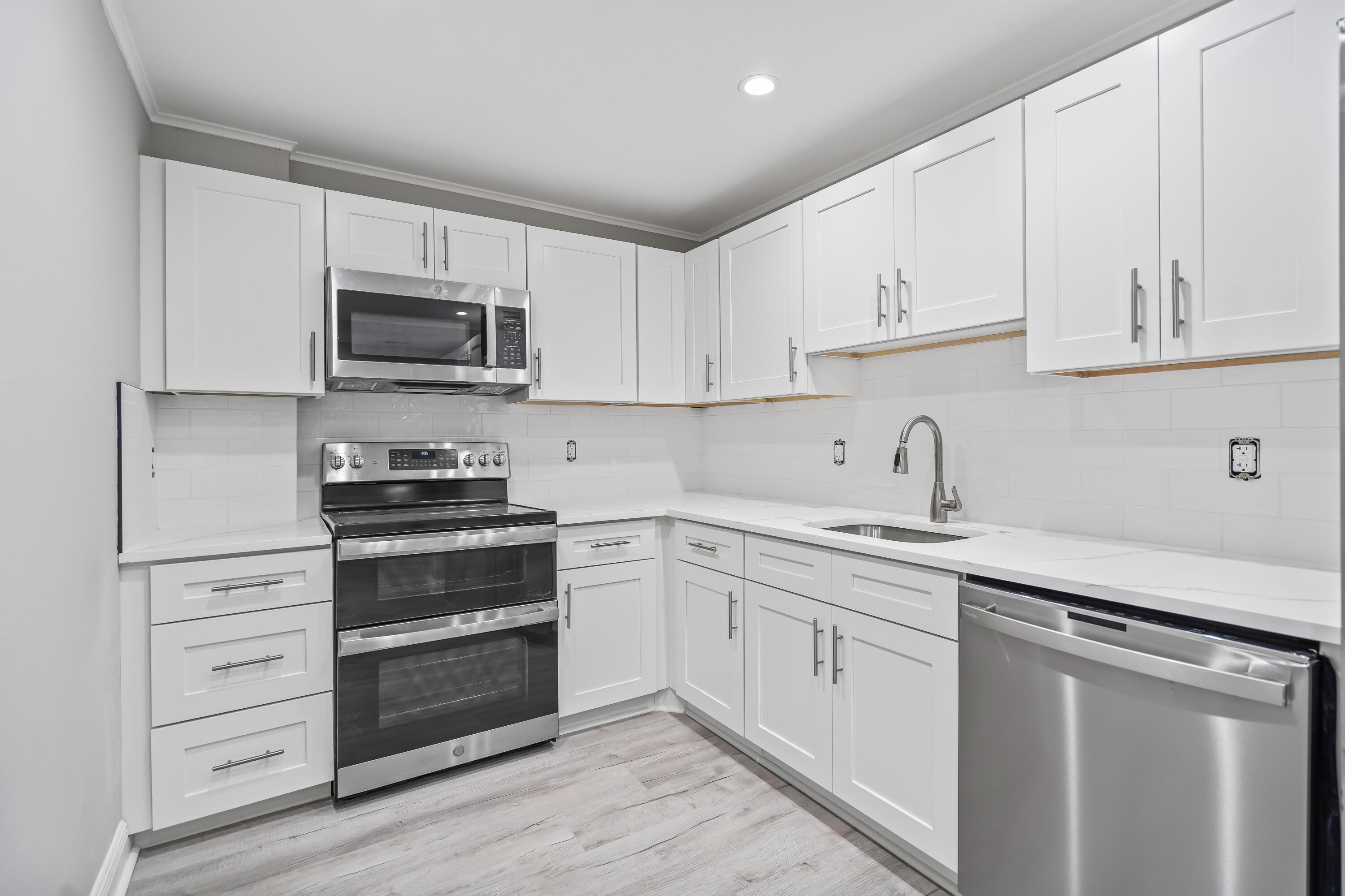 2851 South Ocean Boulevard, Unit 26 Boca Raton, FL 33432 - Photo 6 of 21 009-2851SouthOceanBoulevard-BocaRaton-FL