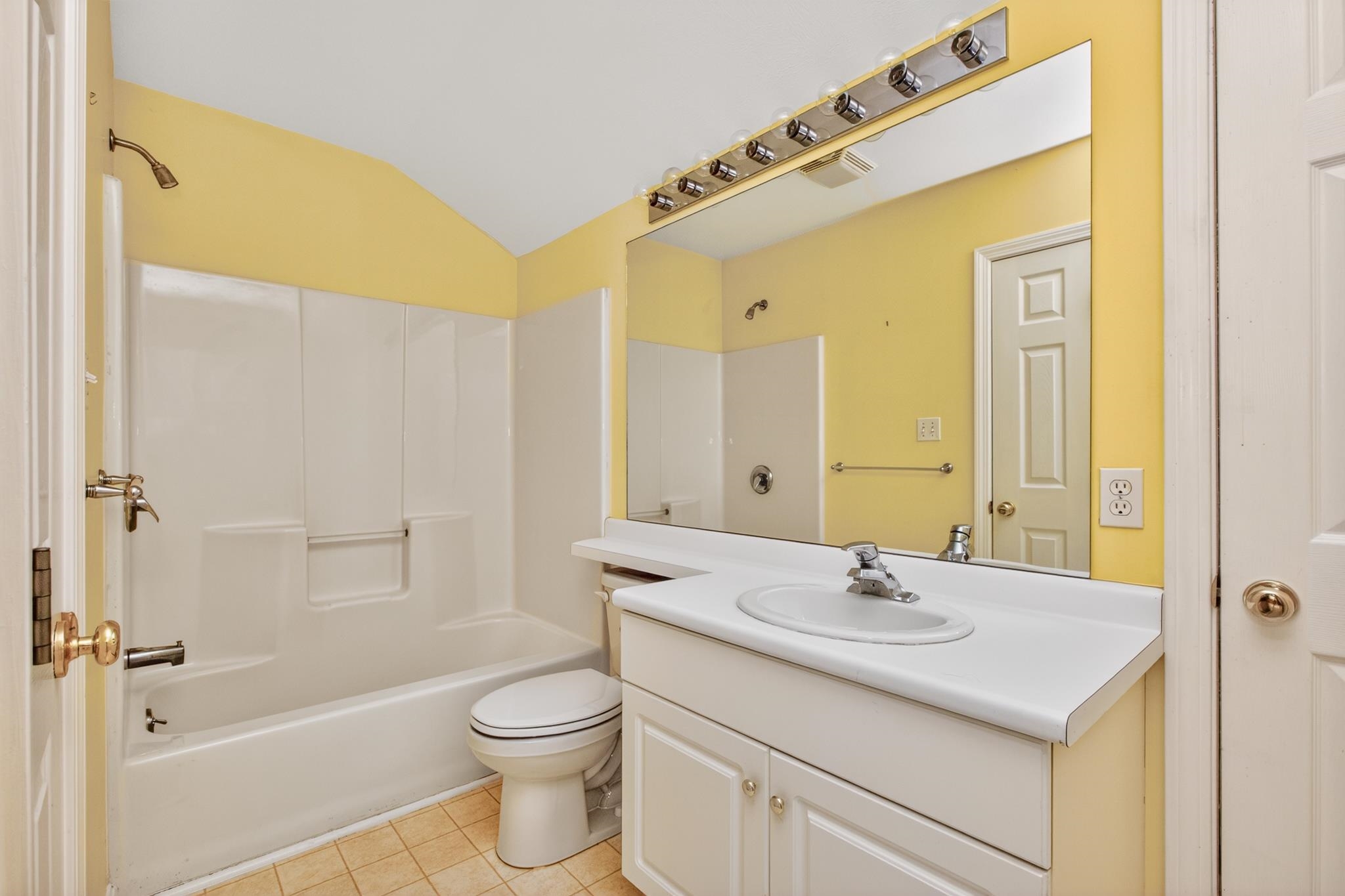 1465 Hooksett Road, Unit 407 Hooksett, NH 03106 - Photo 17 of 20