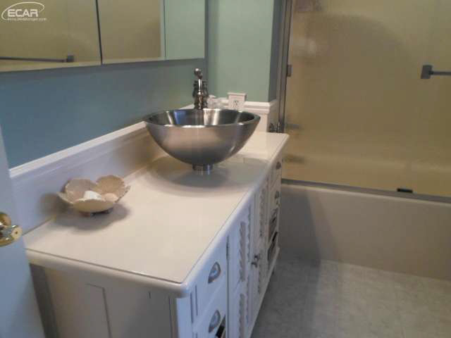 4355 Calkins Road Flint, MI 48532 - Photo 12 of 75 20459182-11.JPG