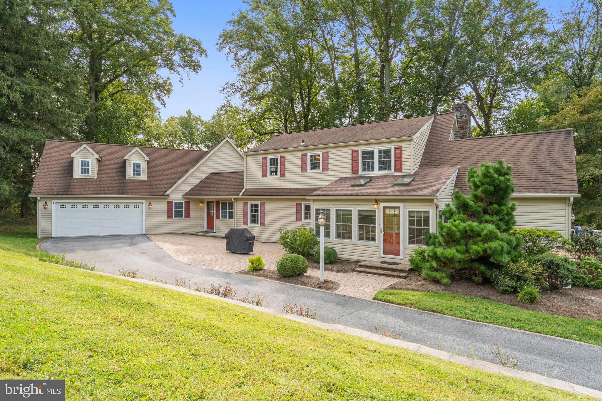 81 Boot Road Newtown Square, PA 19073 - Photo 3 of 64 Not your typical cookie cutter House!