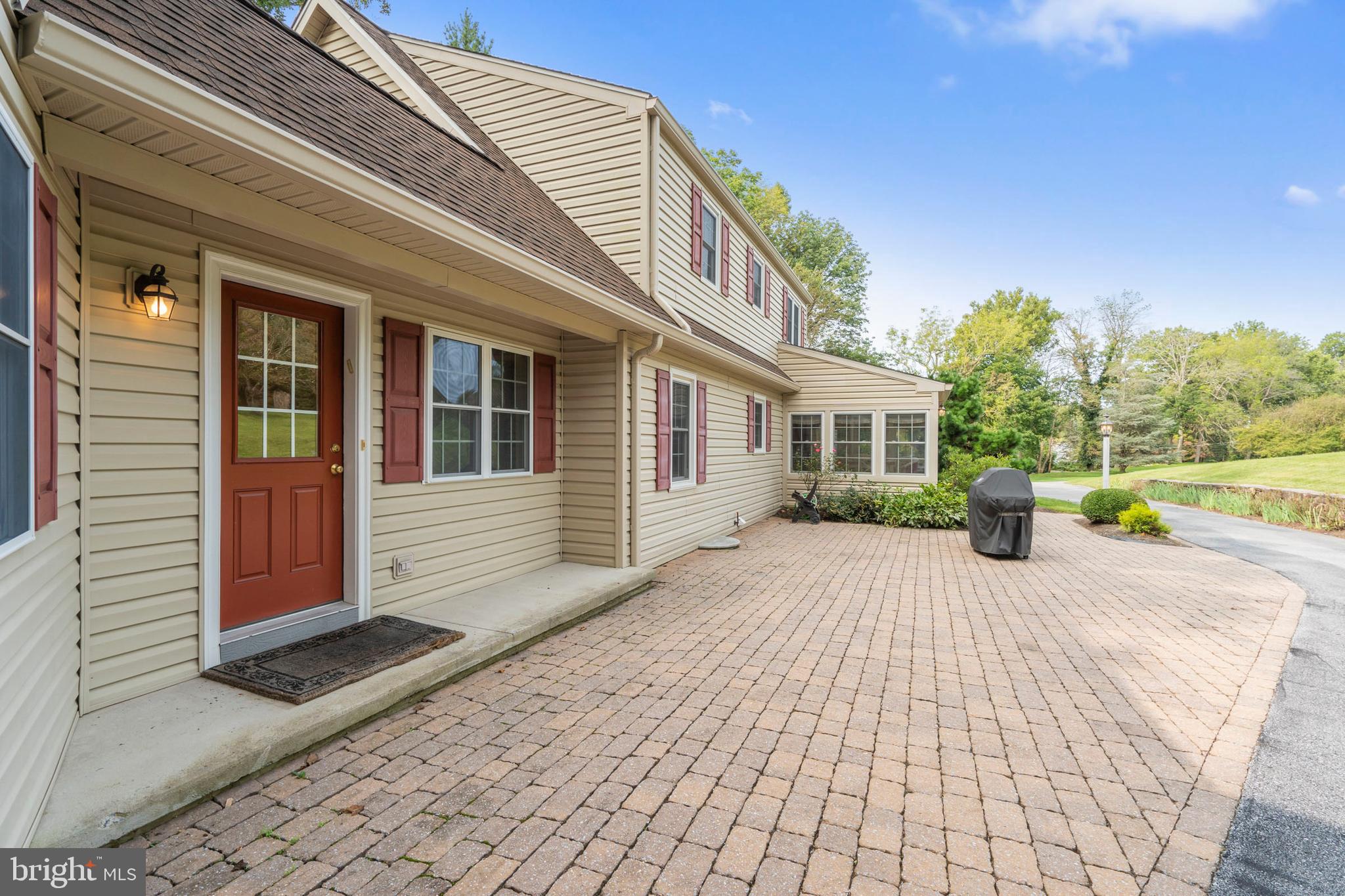 81 Boot Road Newtown Square, PA 19073 - Photo 25 of 64 Dine Alfresco or Star Gaze