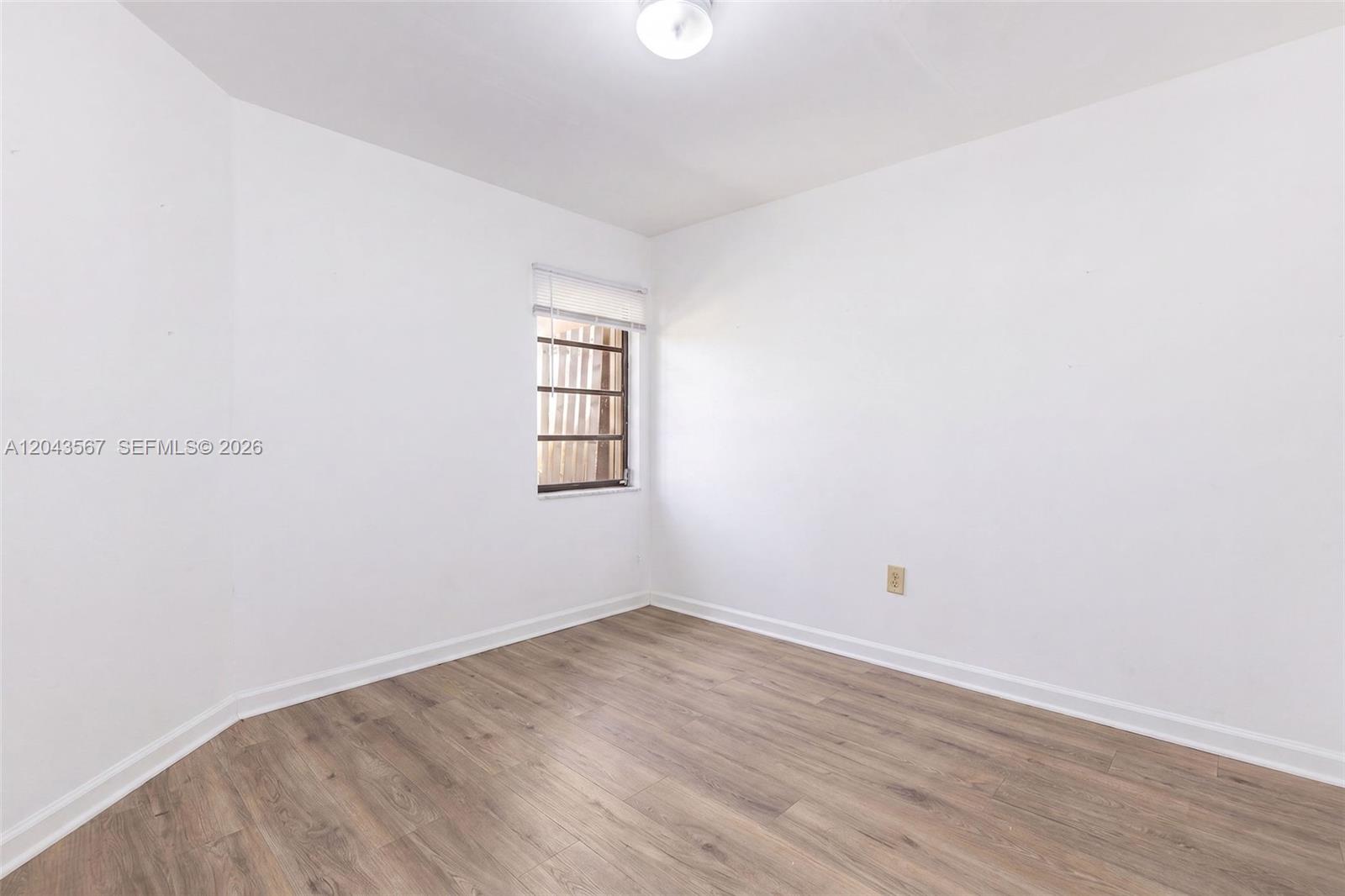 11527 Southwest 90th Street Miami, FL 33176 - Photo 12 of 26
